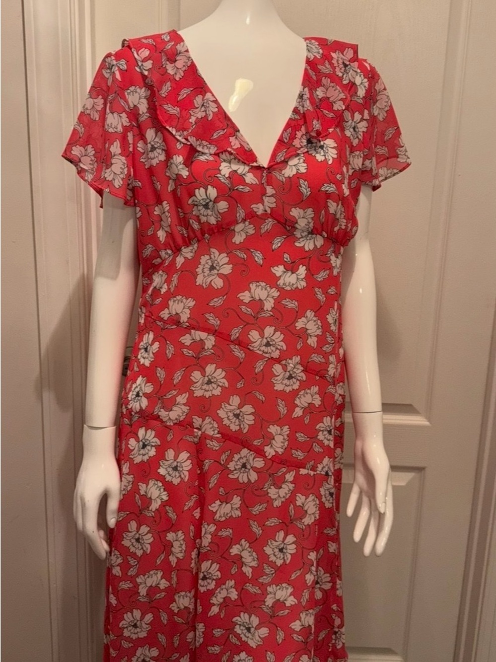 Roz & Ali Red Floral V-Neck Midi Dress with Flutter Sleeves